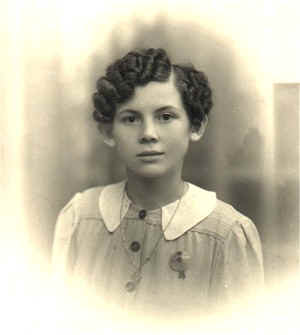 lucienne-boude-jeune1.jpg (18979 octets)