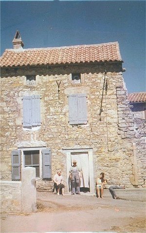 maisonmemere2.jpg (46817 octets)