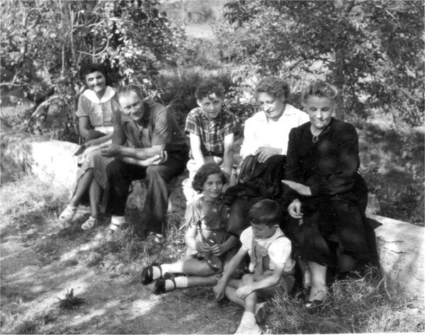 roucoules-alice-nicole-memere.jpg (81820 octets)