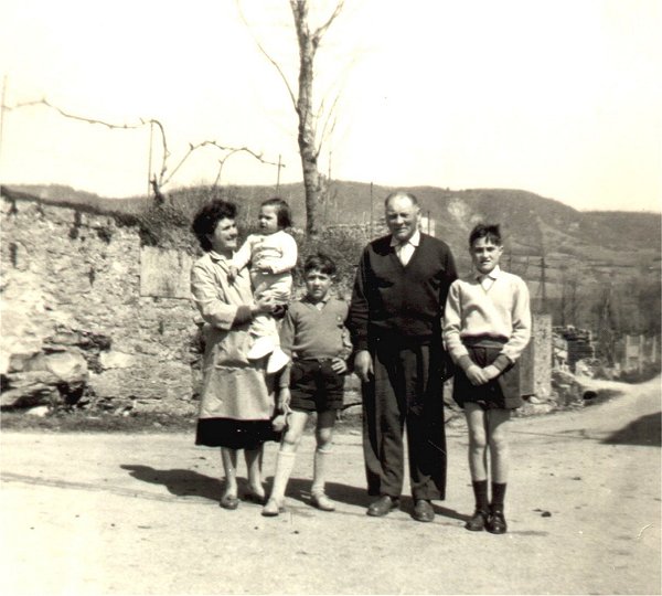 roucoules-famille1.jpg (62807 octets)